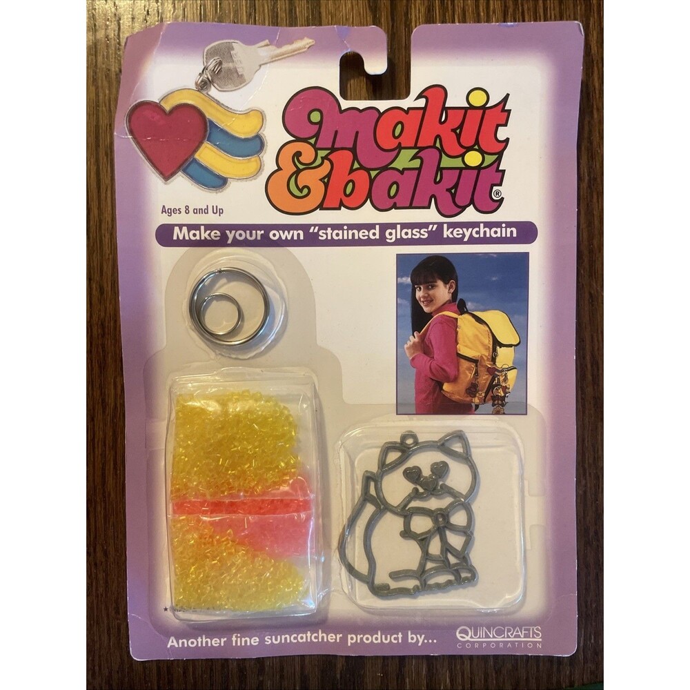 Vintage Makit Bakit Sun catcher Keychain Cat Kitten & Bow Kit Quincrafts